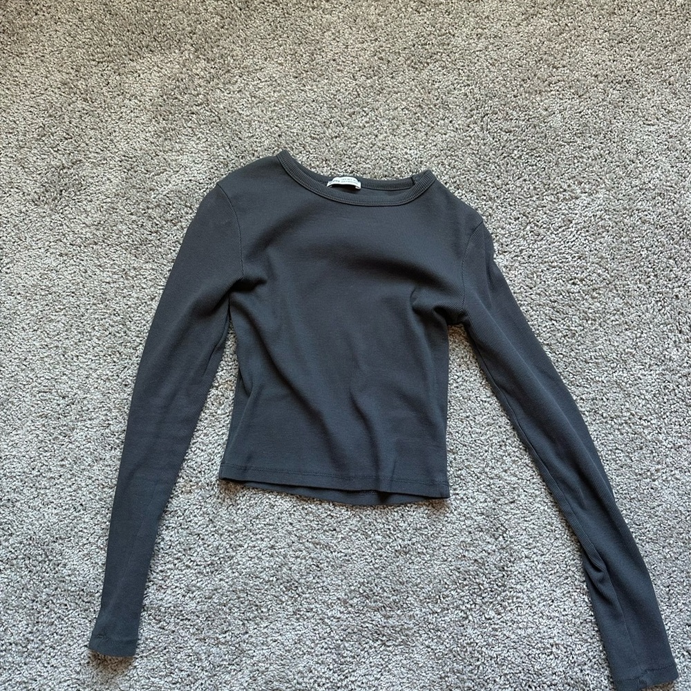 Berksha Ribbed Gray Long Sleeve Top